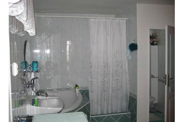 Repubblica Ceca Byt Horní Lochov, Esterno